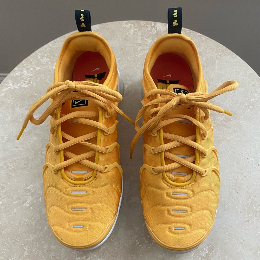 Nike Air Vapormax Plus Women’s Yellow/White Sz 7.5